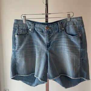 Seven7 fray hem jean shorts